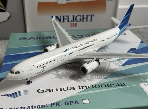 200 garuda indonesia airbus - garuda,