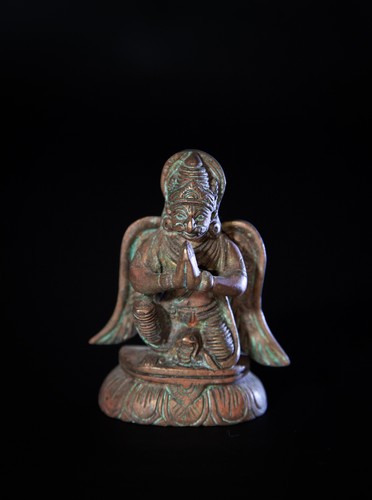 Garuda kneeling winged - kneeling,